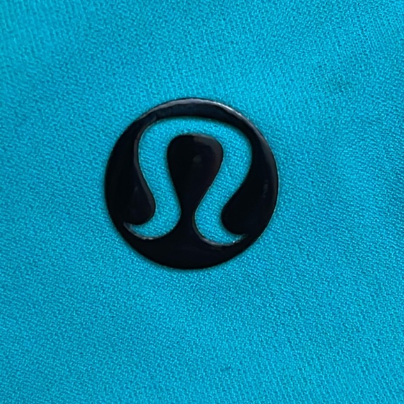 41 Lululemon Shanti Surf Triangle Top - Picture 6 of 9